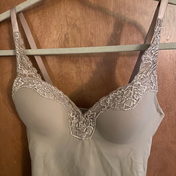 Shapewear camisole underwire cups size M - Picture 2 of 8